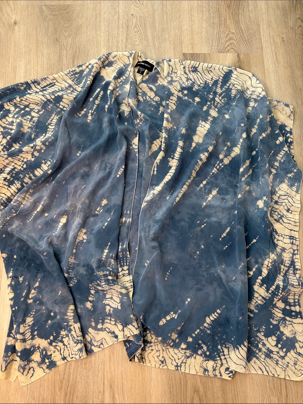 Fifteen Twenty Blue Tie Dye Silk Open Front Kimono Cardigan size small comfy